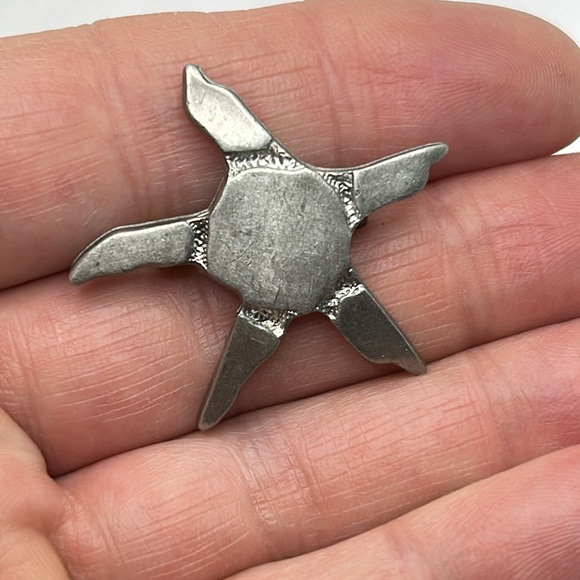 Brutalist/Modernist style star brooch - Picture 7 of 8